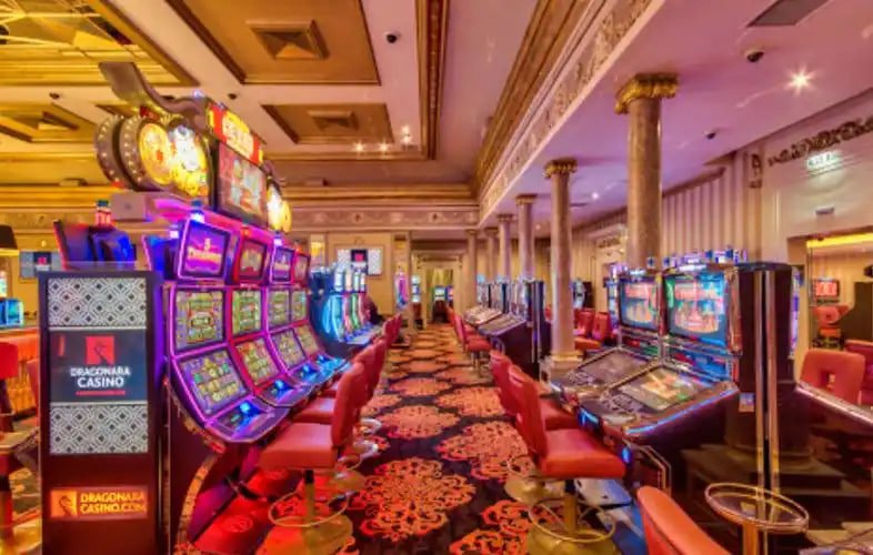 Tampilan layar beranda aplikasi papuatoto dengan menu game, saldo akun, dan tombol deposit